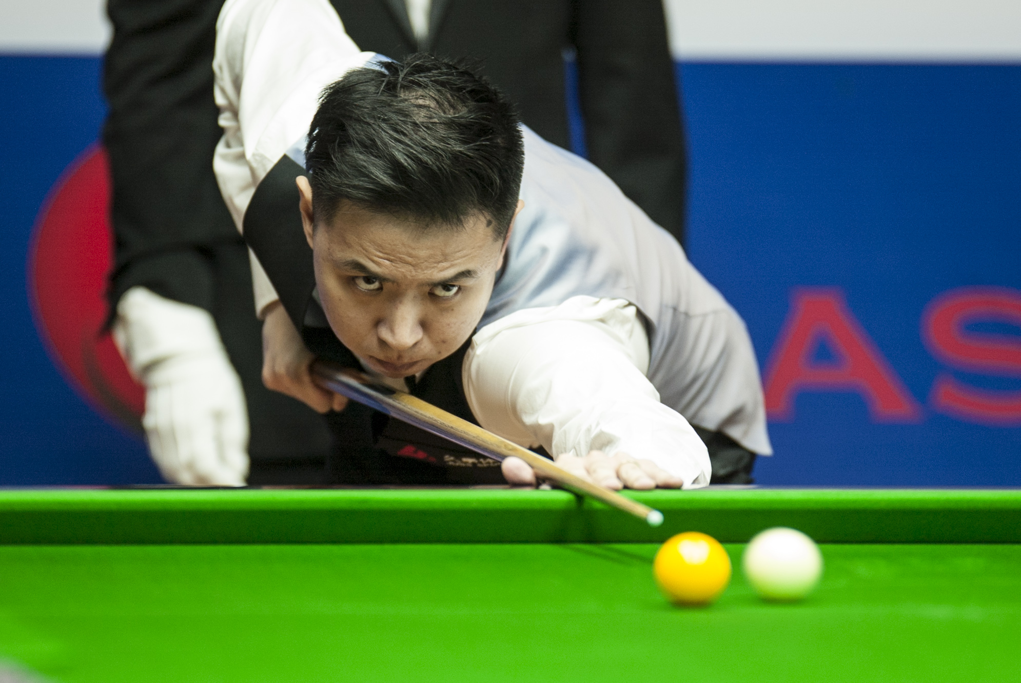 两端无可匹 两端无可匹