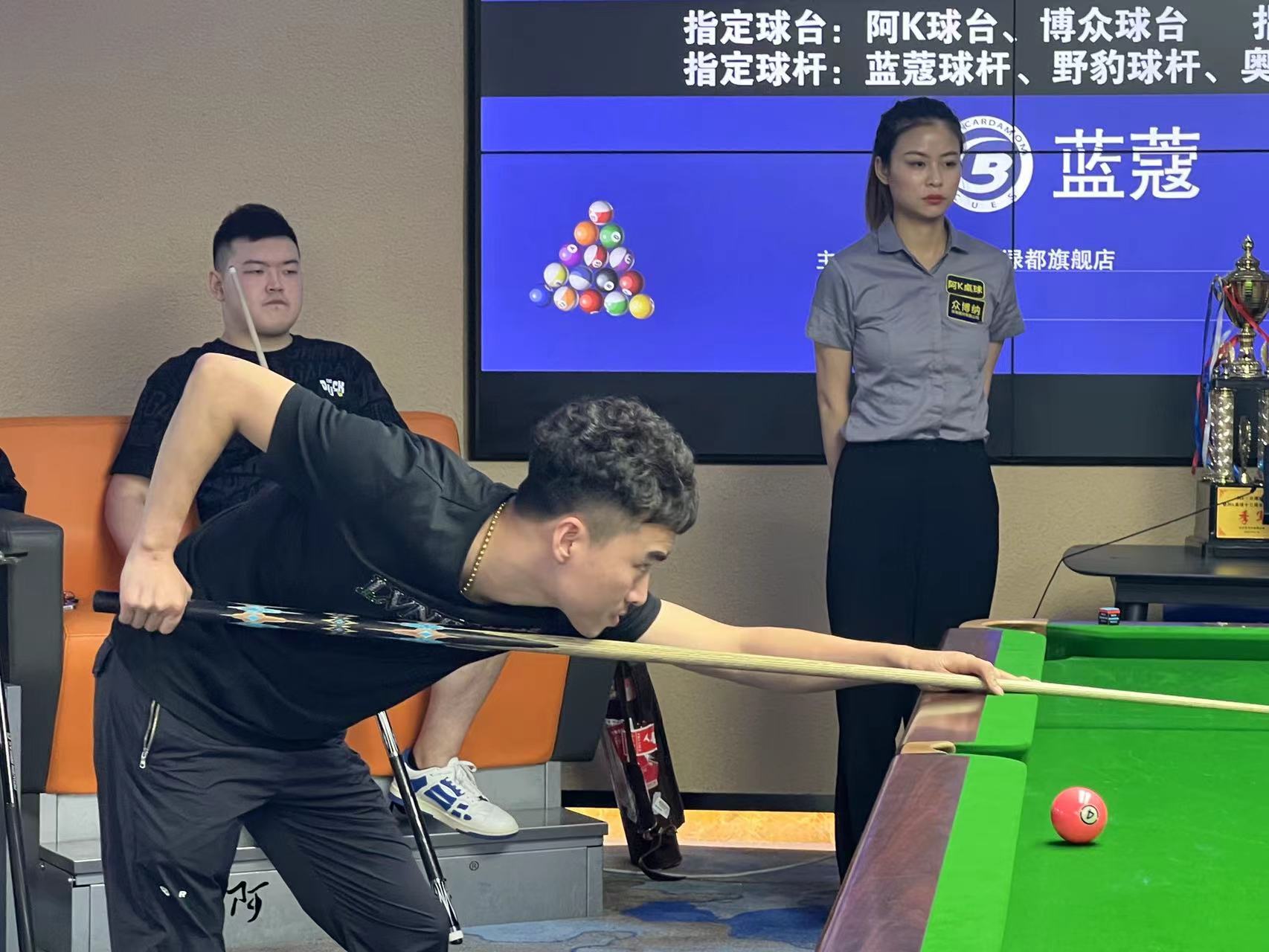 级球员在球 级球员在球