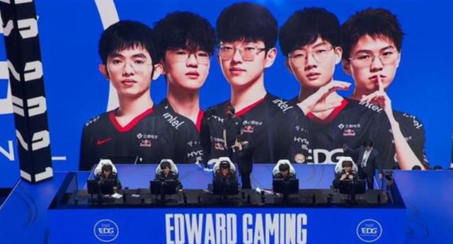 王擦肩而过 王擦肩而过