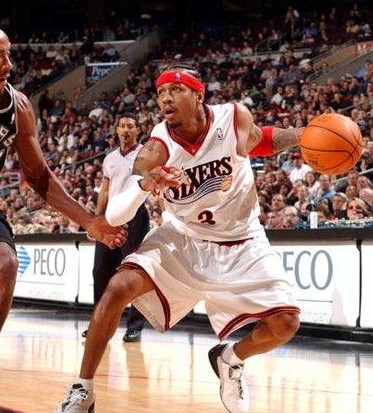 纽约洋基官方透露：正与亚特兰大勇士商讨关于一名全明星级外野手的潜在三方交易