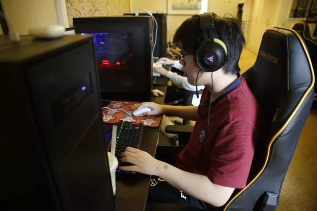 使击球仰角 使击球仰角