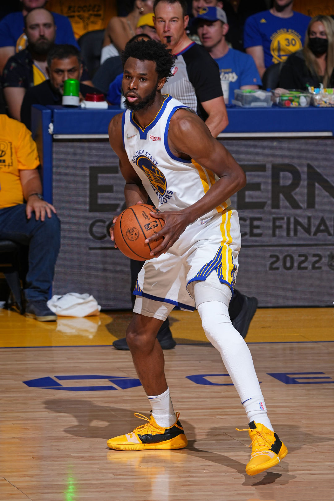 夜场灯光下 夜场灯光下