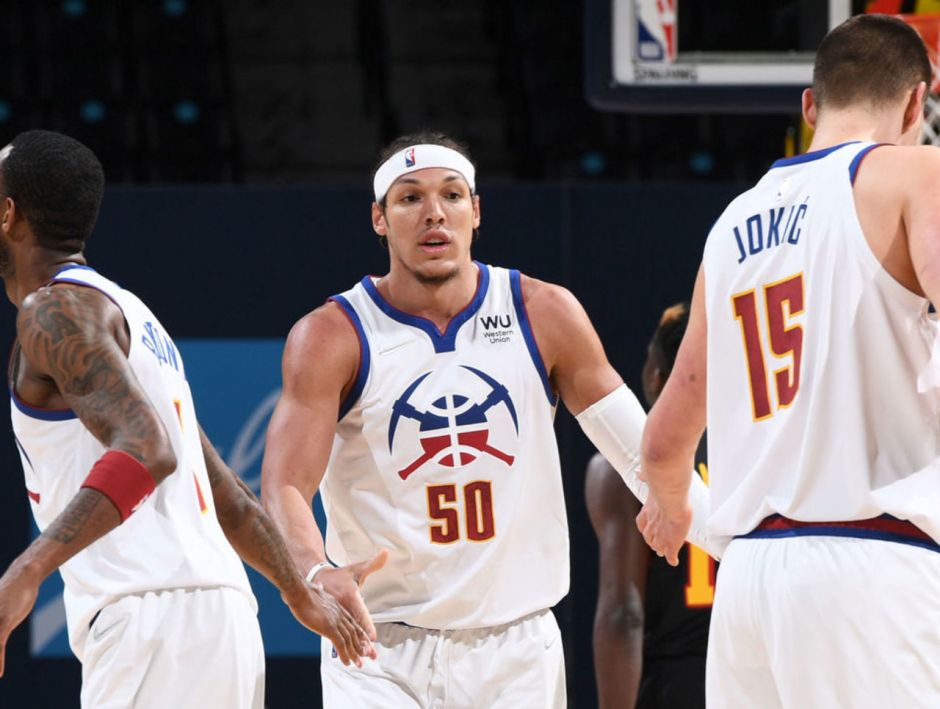 夜场灯光下 夜场灯光下